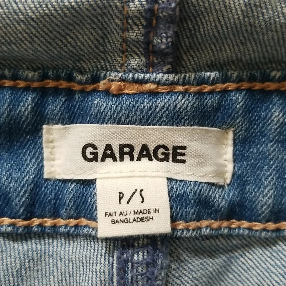 🥳 Host Pick 🥳Garage Lightwash Denim Distressed Bib Overalls - Picture 6 of 12